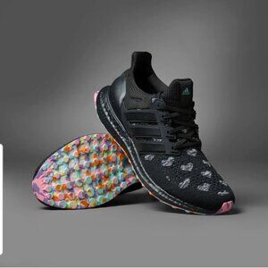 NWT Adidas Ultraboost Pride Heart Running Shoes Unisex M9.5/W10.5